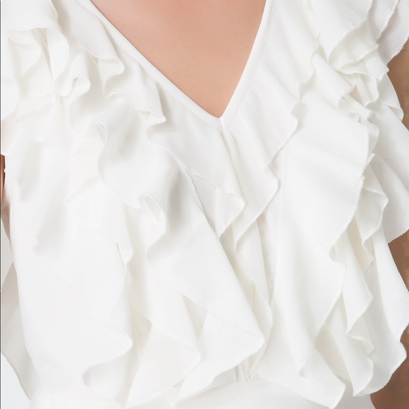 🌷🍀🎈BAILEY44-bebe Ruffle Top🎉🎀🎊 💫 - Picture 4 of 5